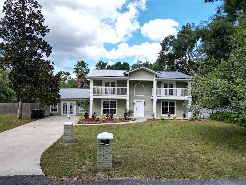 4/2.5 Two Story in Golf Course Comm : Lake City : Columbia County : Florida