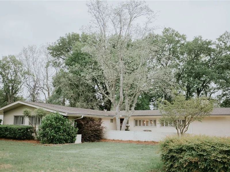 Home in Sunflower County At 7 Morni : Indianola : Sunflower County : Mississippi