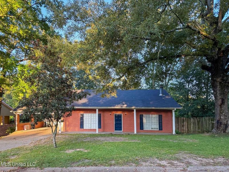 3 Bed 3 Bath Home in Town with Base : McComb : Pike County : Mississippi