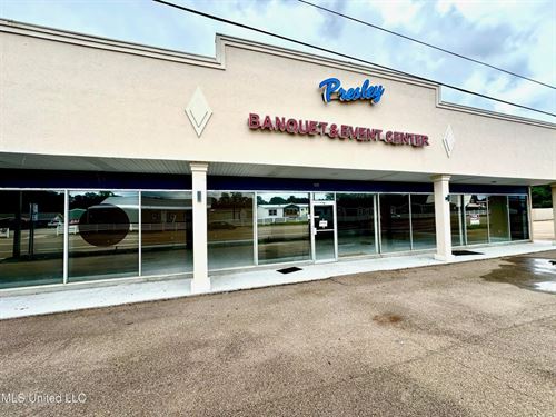 Spacious Pike County MS Commercial : McComb : Pike County : Mississippi