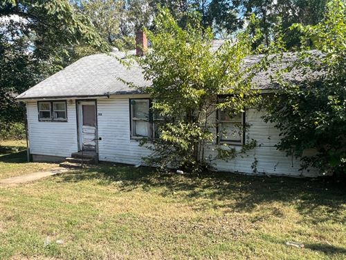4 Bedroom 1 Bath Investment Opportu : Mountain Grove : Wright County : Missouri