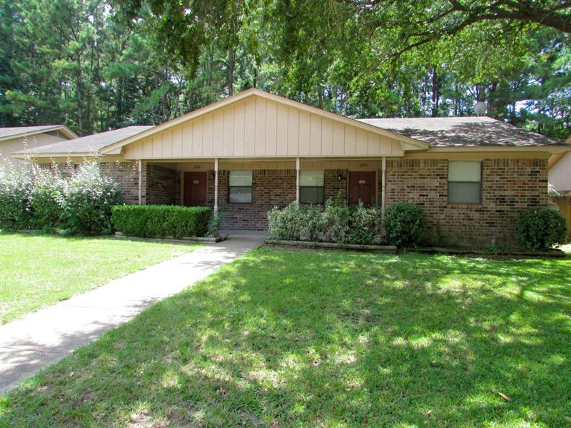 202 Lakeridge, 2-Bed/1.5-Bath, Du : Huntsville : Walker County : Texas
