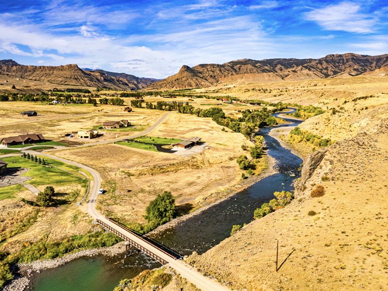 Homesite w Utilities & River Access : Cody : Park County : Wyoming