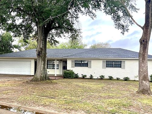 Home in Bolivar County at 700 Ninth : Cleveland : Bolivar County : Mississippi