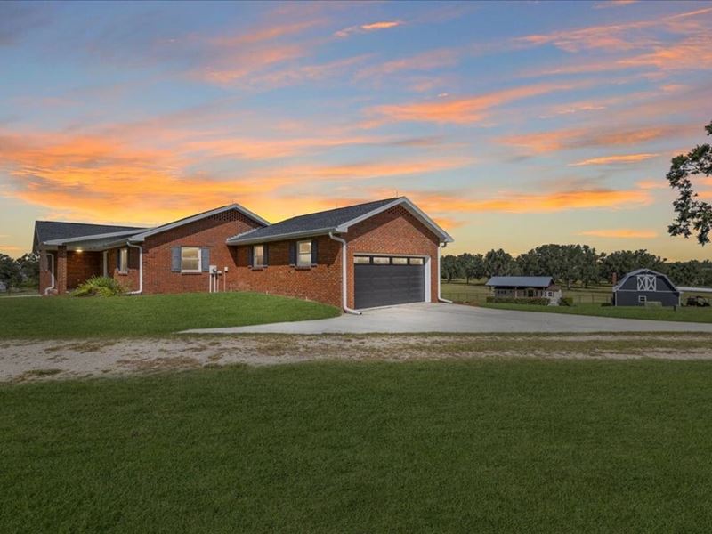 Turnkey 6-Acre Estate with Guest Ho : Madison : Madison County : Florida