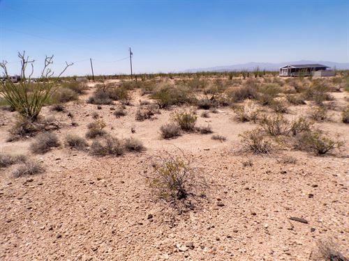 2.35 Acres, Power & Road Access : Yucca : Mohave County : Arizona