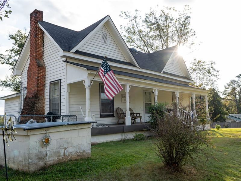 Coosa County Homestead with Pond : Weogufka : Coosa County : Alabama
