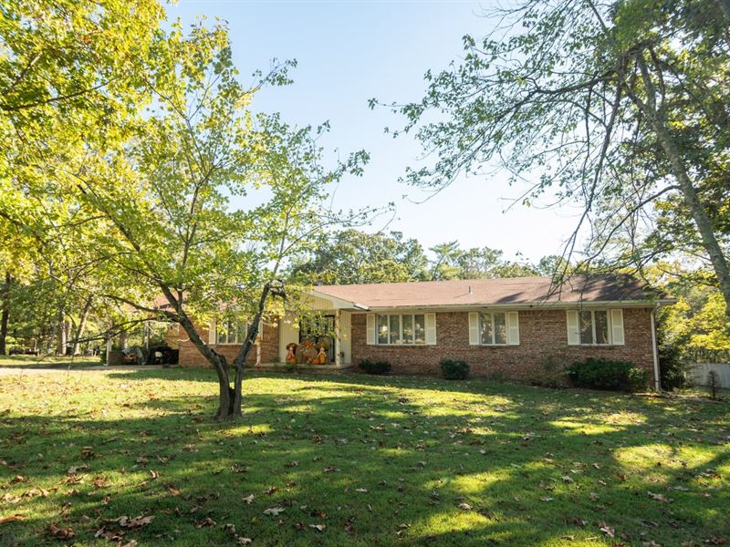 Spacious 4-Bed Home on 2 AC : Doniphan : Ripley County : Missouri