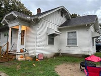 Spacious 3-Bed Home For Sale in Nev : Nevada : Vernon County : Missouri