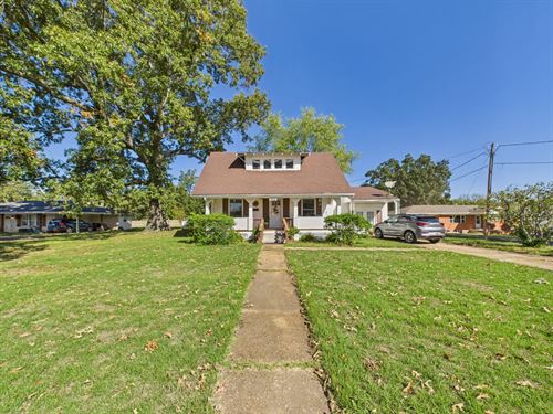 Beautifully Maintained 3-Bed, 1 1/2 : Poplar Bluff : Butler County : Missouri