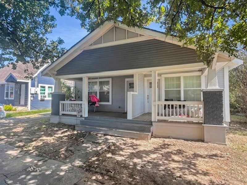 308 Cooke St : Nocona : Montague County : Texas