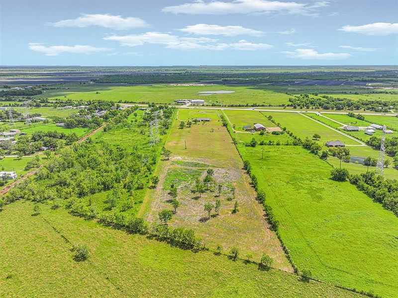 Spacious Lot in Angleton, TX : Angleton : Brazoria County : Texas