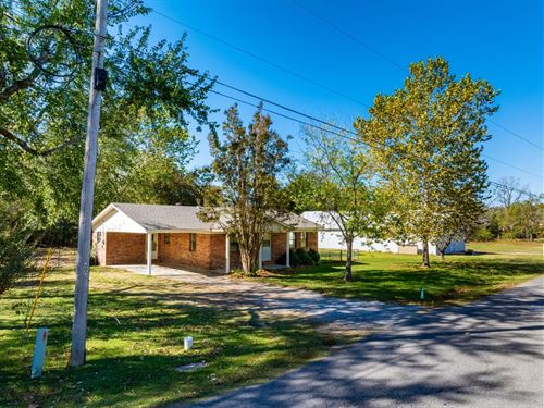 2 Bed 2 Bath, Sun Room, Large Back : Cave City : Sharp County : Arkansas