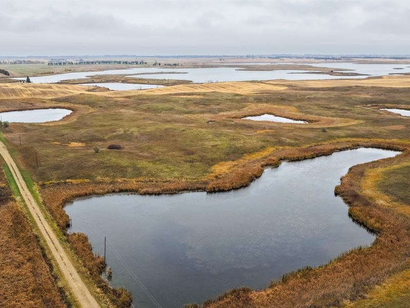 JJ Sporting Lodge : Butte : McLean County : North Dakota