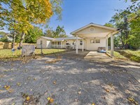 Charming 3-Bed Home in Poplar Bluff : Poplar Bluff : Butler County : Missouri