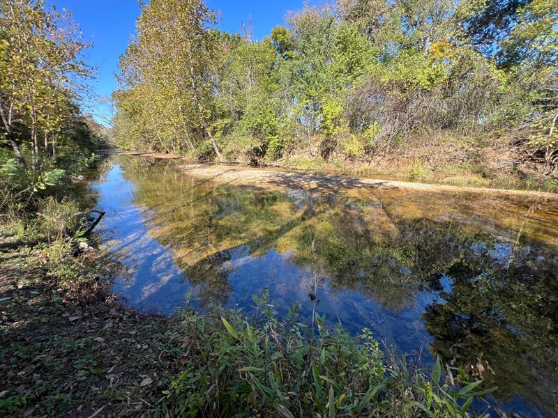 9.04 Acres Riverfront Retreat on th : Urbana : Dallas County : Missouri