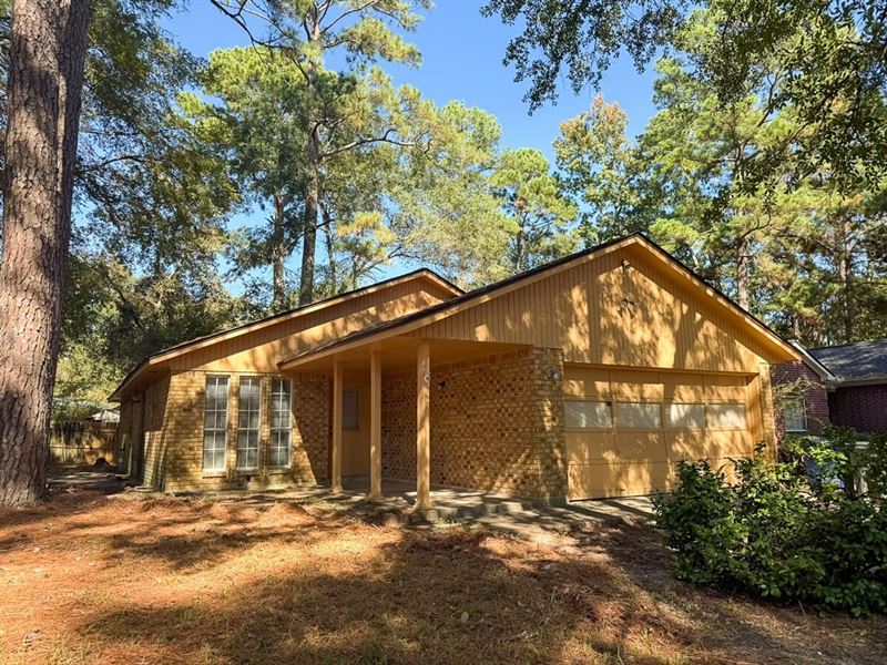 3005 Brook Dr, 3-Bed, 2-Bath : Huntsville : Walker County : Texas