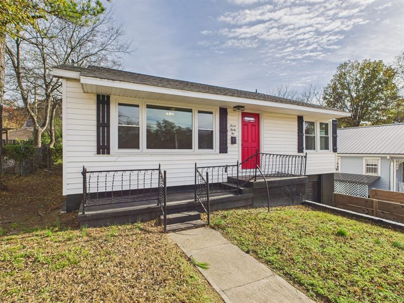 Spacious 4-Bed Home for Sale : Poplar Bluff : Butler County : Missouri