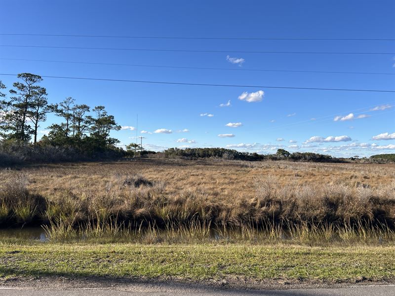 Hyde County Acreage Below Tax Value : Engelhard : Hyde County : North Carolina