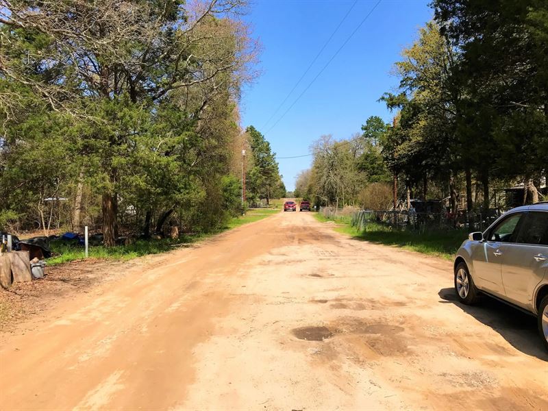 Unrestricted Corner Lot by The Lake : Mineola : Smith County : Texas