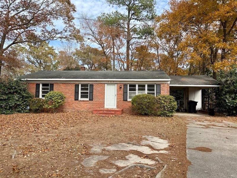 Brick Ranch House On.32 Acres : Goldsboro : Wayne County : North Carolina