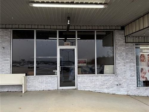Commercial Space For Lease in Popla : Poplar Bluff : Butler County : Missouri