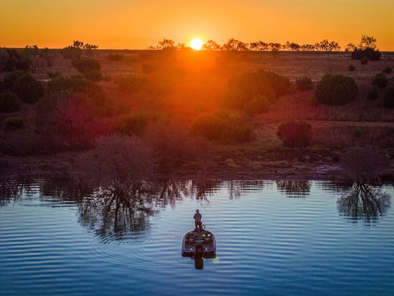 J8 Lake Ranch : Hamilton : Hamilton County : Texas