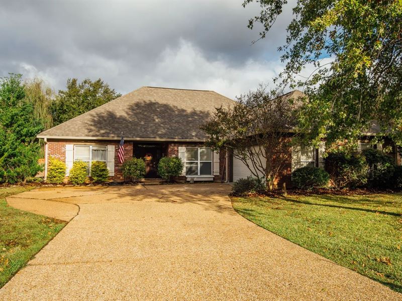 Home Near Ross Barnett Reservoir : Brandon : Rankin County : Mississippi