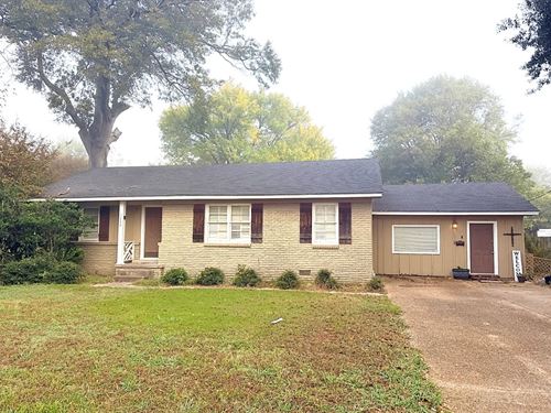Home in Bolivar County at 1206 Aver : Cleveland : Bolivar County : Mississippi