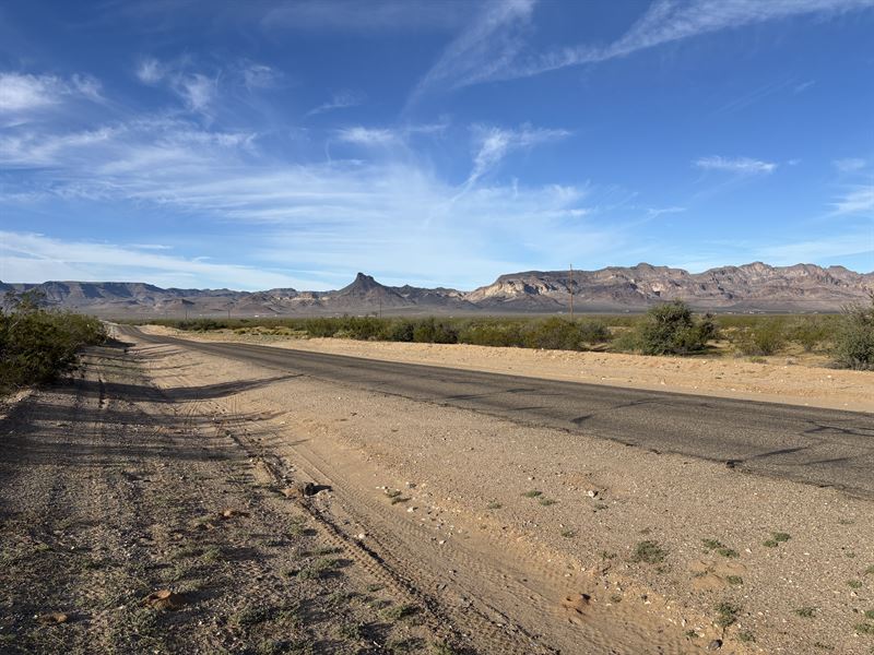 Own Route 66, Paved Road and Power : Kingman : Mohave County : Arizona