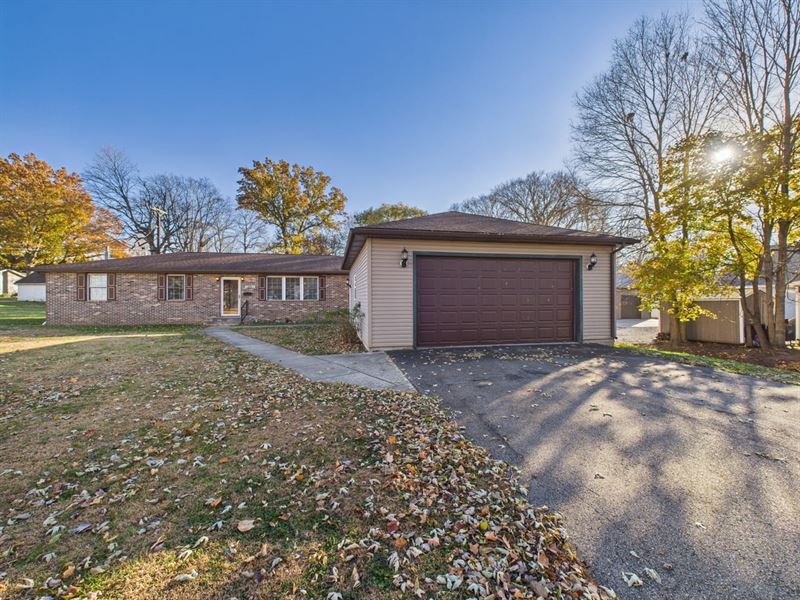 4 Bed 2 Bath Home for Sale Covingto : Covington : Fountain County : Indiana