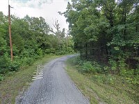 Private & Features a Seasonal Creek : Cherokee Village : Sharp County : Arkansas