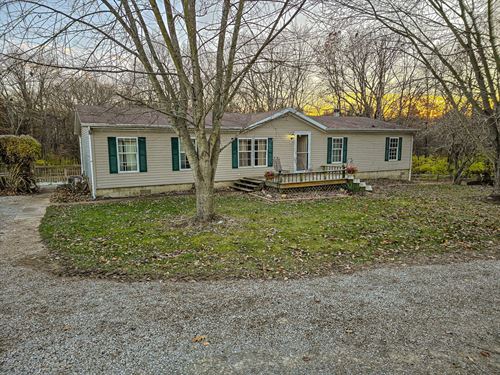 Hutton, 2 Acres With Home : Charleston : Coles County : Illinois