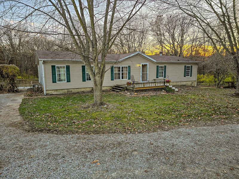 Hutton, 2 Acres with Home : Charleston : Coles County : Illinois