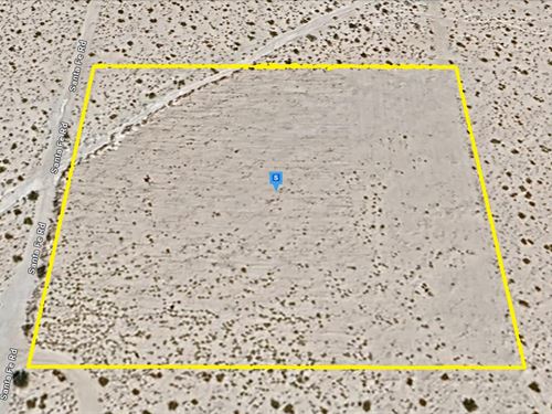 Your Retreat Near Town : Lucerne Valley : San Bernardino County : California