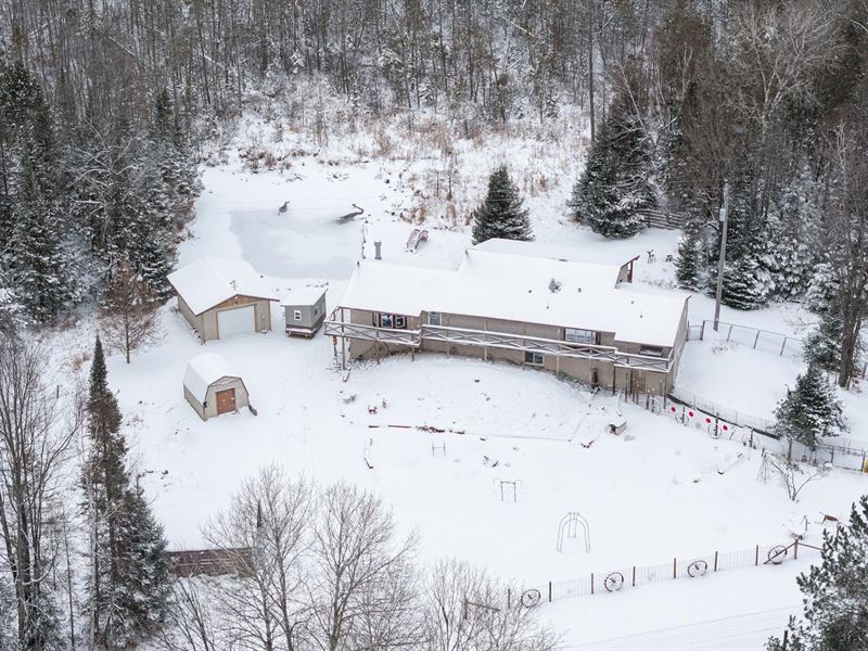 Large Home on Nearly 5Ac : Pine Lake : Oneida County : Wisconsin