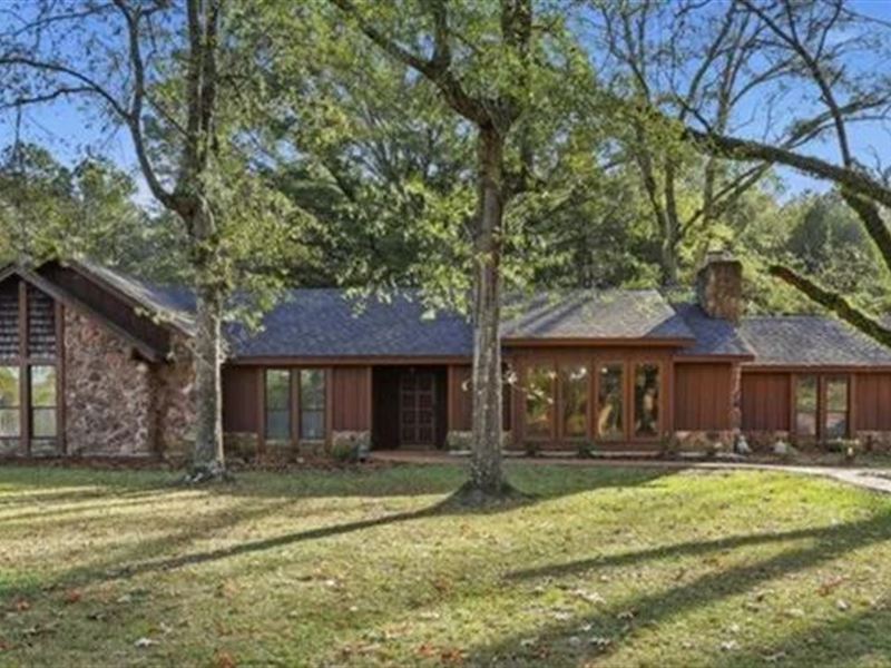 Home in Madison County at 3668 N : Canton : Madison County : Mississippi