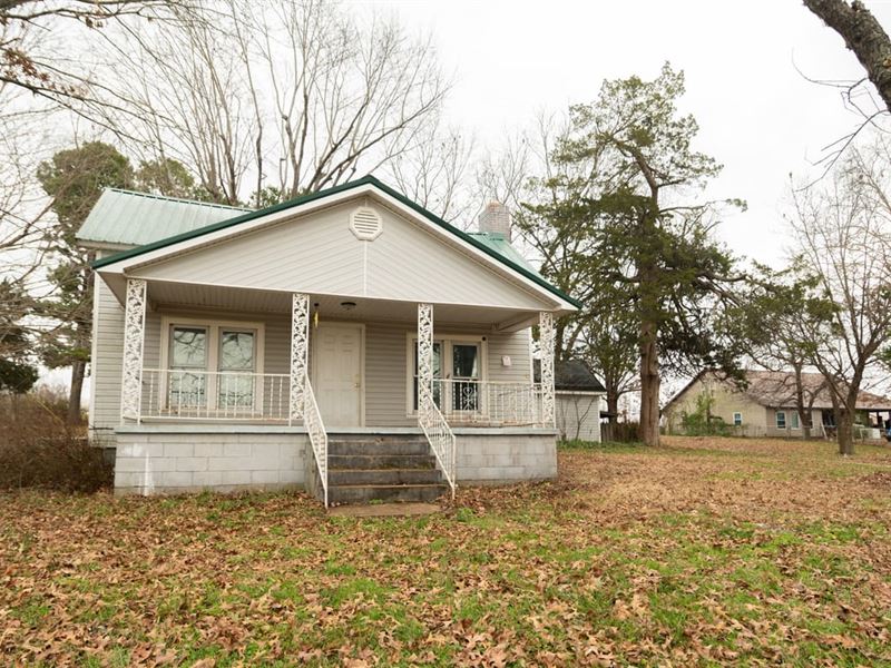 Spacious 4-Bedroom Home on 1 AC : Naylor : Ripley County : Missouri