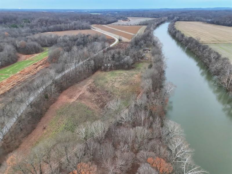 A Riverfront Home on 12.8 Acres : Provo : Butler County : Kentucky