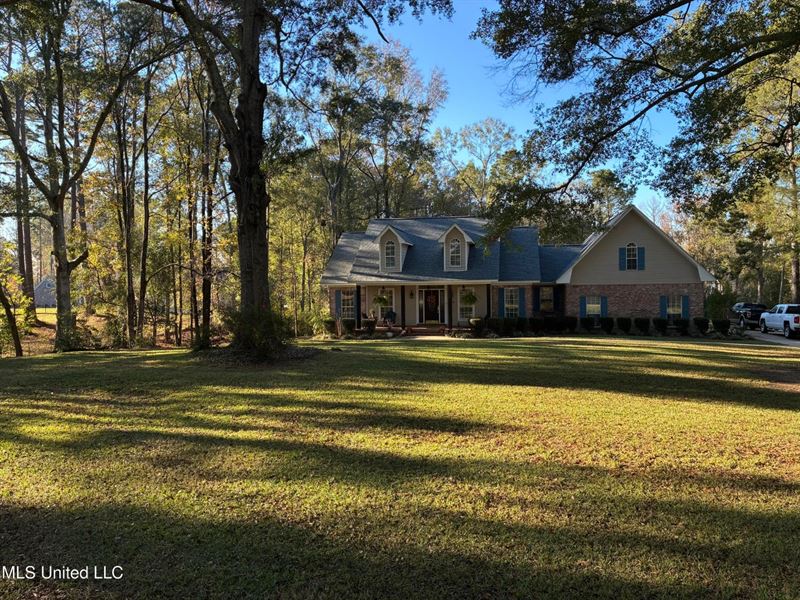 The Hideaway on 2.82 Acres : Wesson : Copiah County : Mississippi