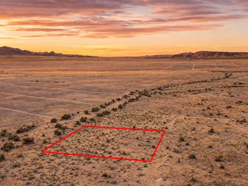 2.35 Acre Mountain Views : Golden Valley : Mohave County : Arizona