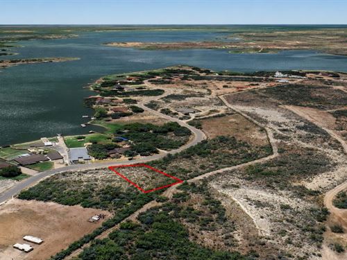 .32 Acre Across From Lake Corpus : Sandia : Jim Wells County : Texas