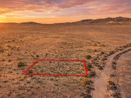 2.06 Acre, Dramatic Mountain View : Golden Valley : Mohave County : Arizona