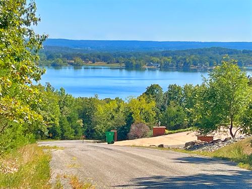 Sweeping Crown Lake Views : Horseshoe Bend : Izard County : Arkansas