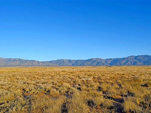 Off-Grid Land Near Albuquerque : Los Lunas : Valencia County : New Mexico