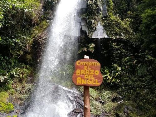 Beautiful Estate with 5 Waterfalls : Heredia Cinchona : Costa Rica