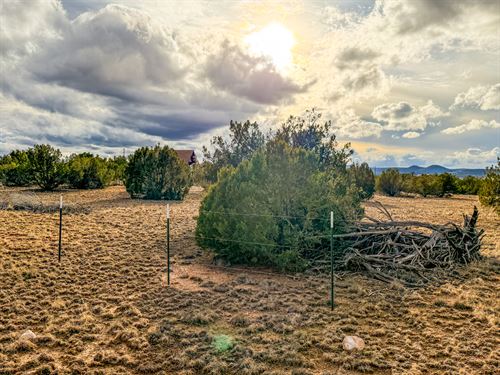 3.04 Acres, Septic for Home/Rv : Seligman : Yavapai County : Arizona