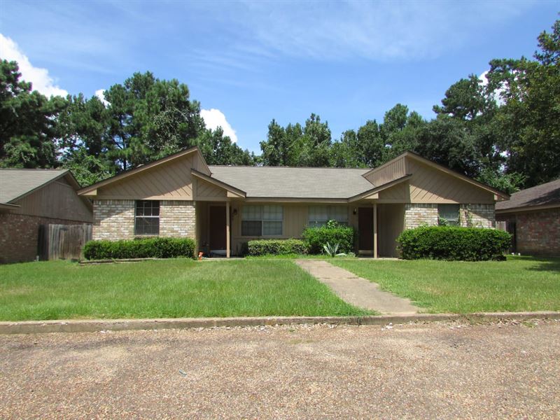 201 Lakeridge Duplex, 2-Bed/1.5-Ba : Huntsville : Walker County : Texas
