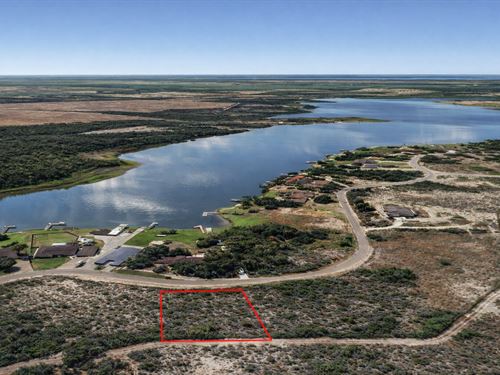 .35 Acre Lakefront Living at Corpu : Sandia : Jim Wells County : Texas