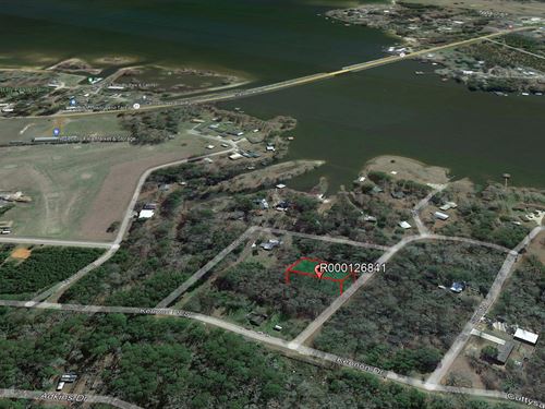 .31 Acre Lake Views Near Toledo Be : Hemphill : Sabine County : Texas